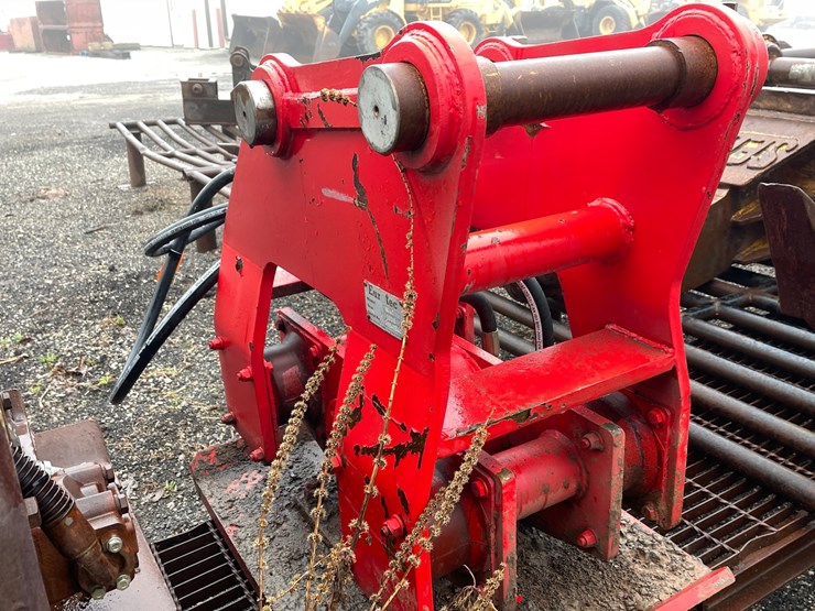 #5040-•-hydraulic-plate-compactor-attachment-image-5