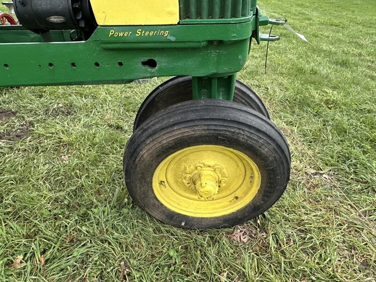 john-deere-520-image-7