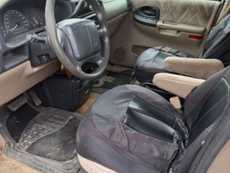 1999-chevrolet-venture-image-4