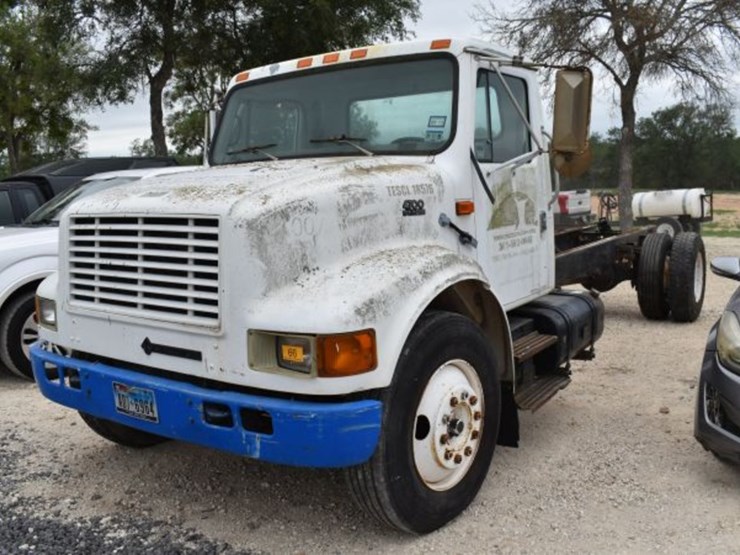 1997-case-ih-4700-image-1