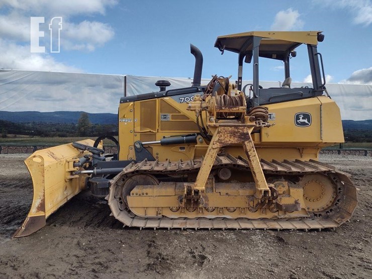 2013-deere-700k-lgp-image-1