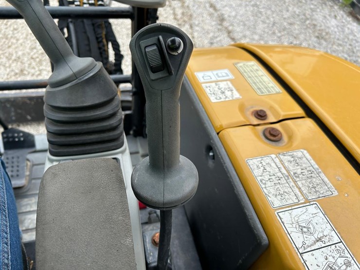 2021-caterpillar-303-image-24