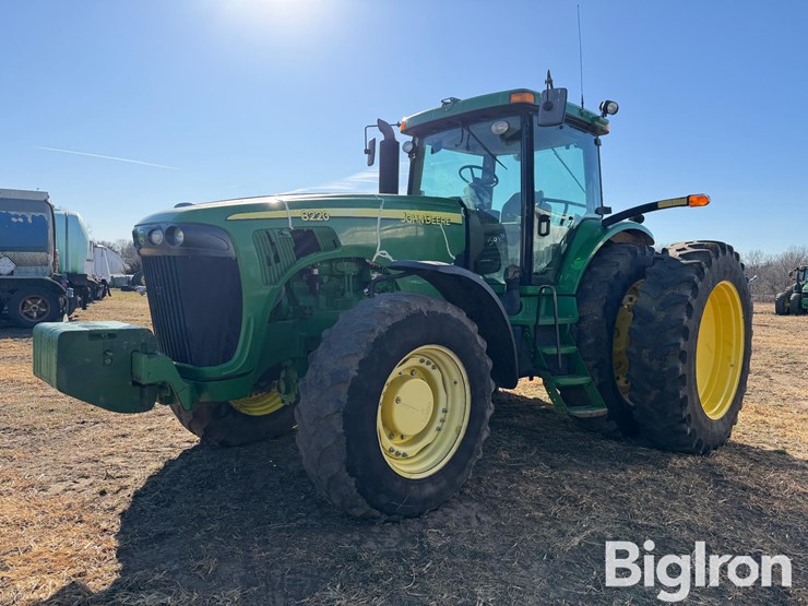 2005-john-deere-8220-image-1