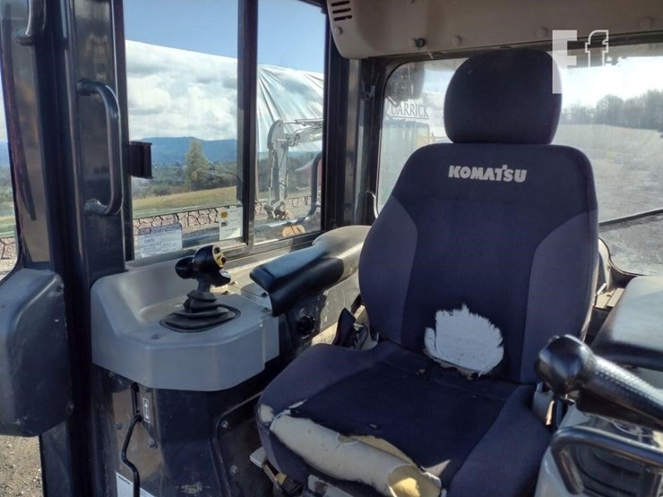 2013-komatsu-d39px-23-image-10
