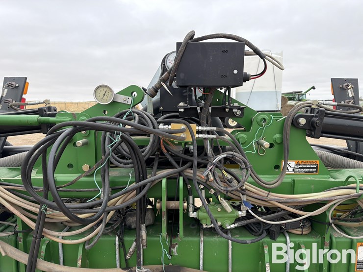 john-deere-1720-image-10