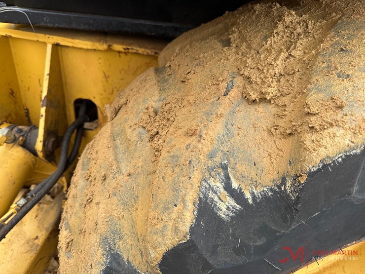 2001-caterpillar-416c-image-13