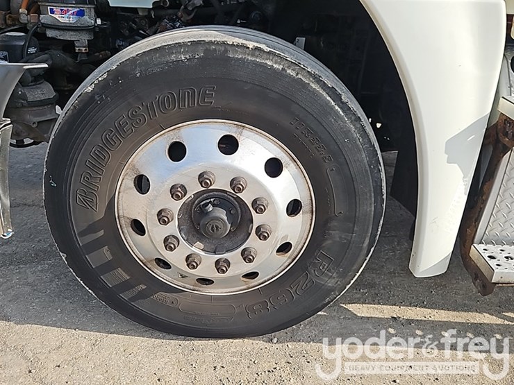 2019-freightliner-cascadia-125-image-11