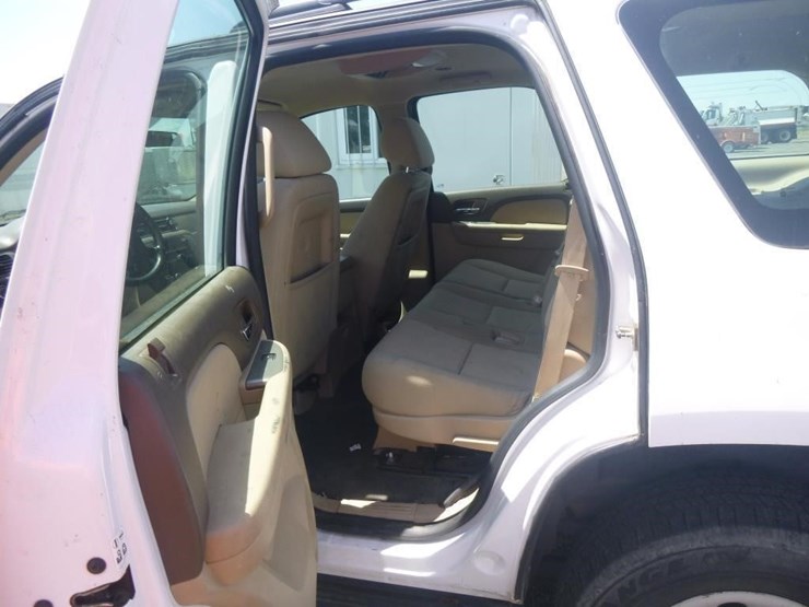 2014-chevrolet-tahoe-image-13