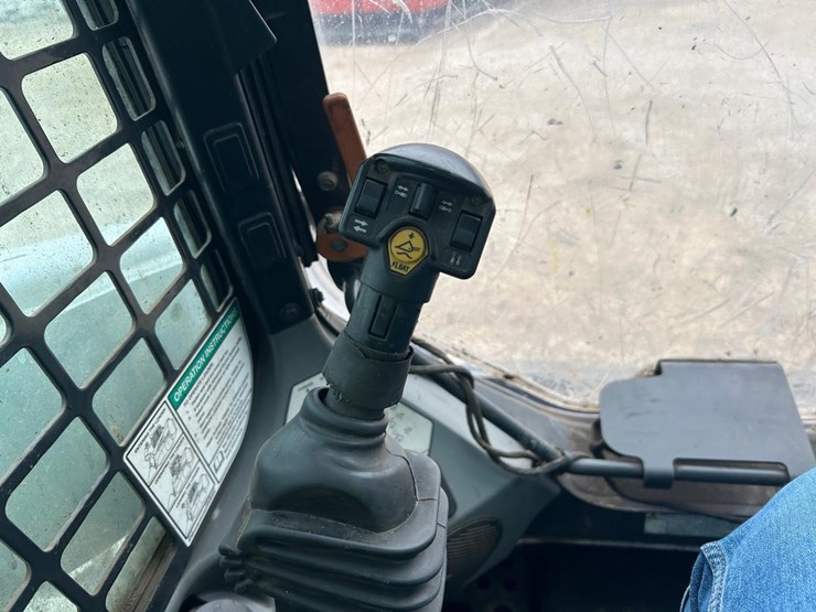 2019-bobcat-s740-image-24
