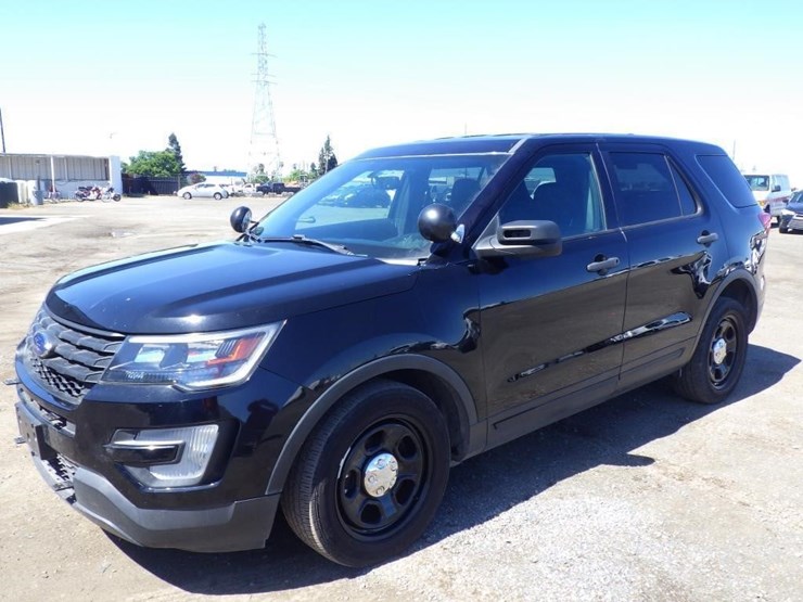 2017-ford-explorer-image-1