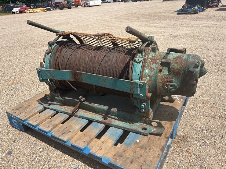 #36061-•-chicago-pneumatic-tow-winch-image-1