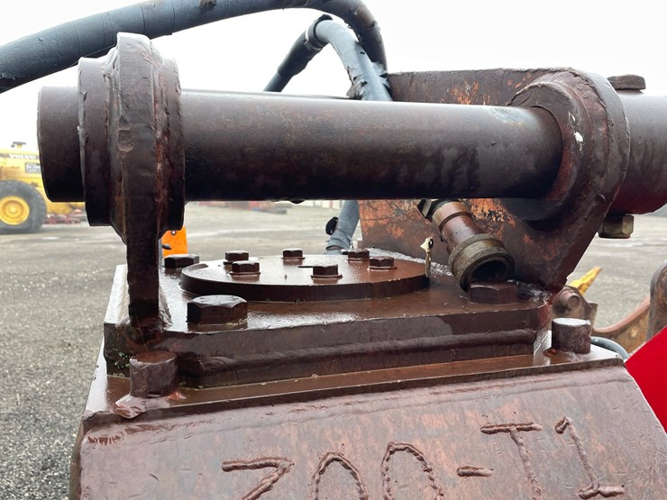 #5039-•-hydraulic-plate-compactor-attachment-image-9