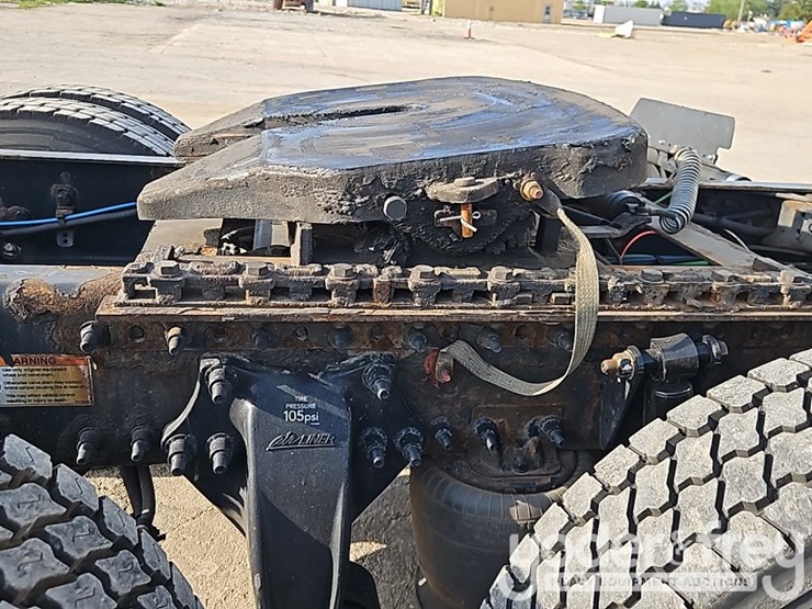2019-freightliner-cascadia-125-image-9