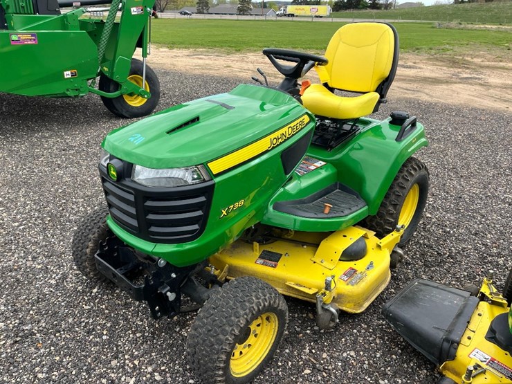 john-deere-x738-image-3
