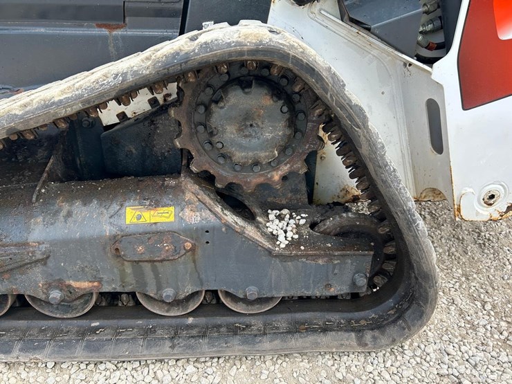 2022-bobcat-t76-image-19