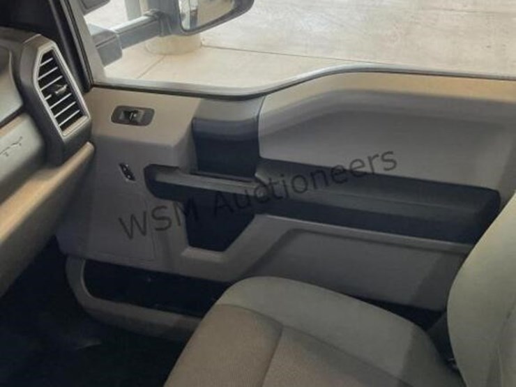 2017-ford-f550-image-21