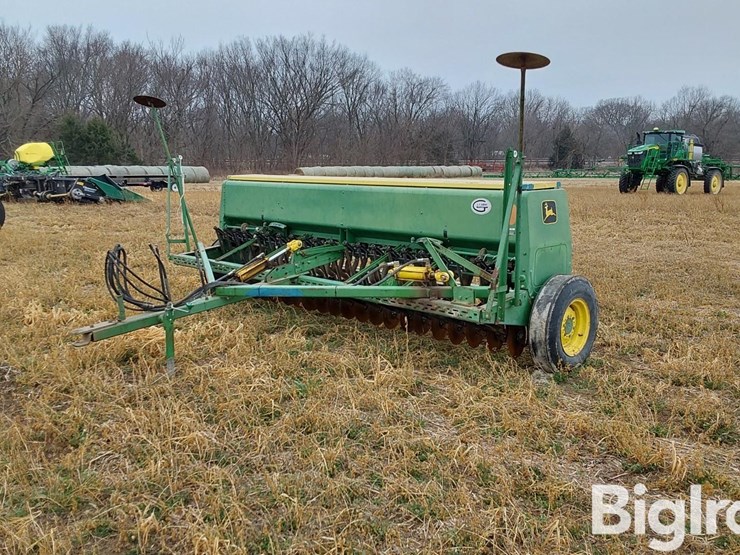 john-deere-8250-image-1
