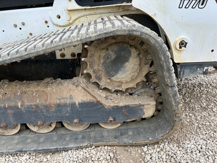 2020-bobcat-t770-image-19