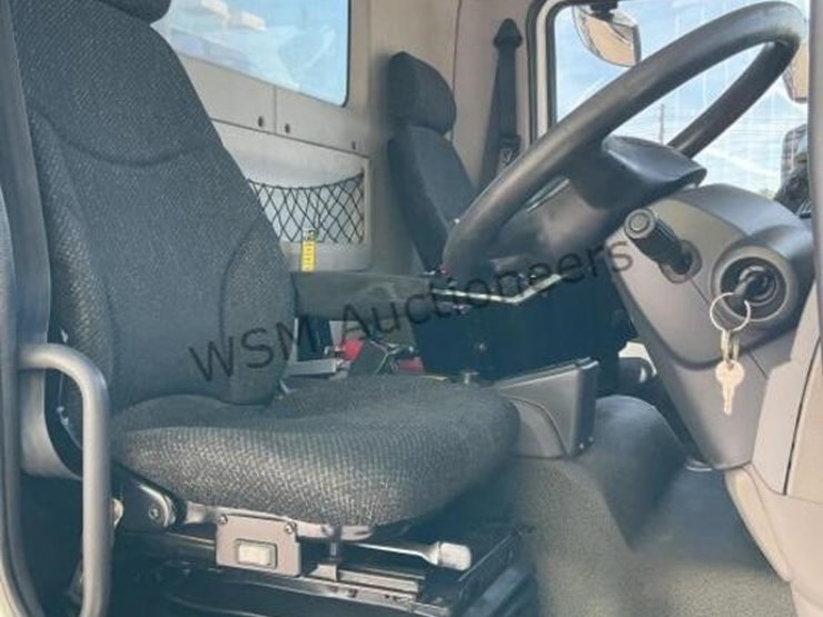 2016-kenworth-k370-image-28