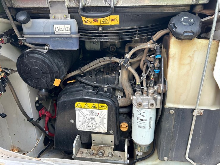 2022-bobcat-t76-image-16