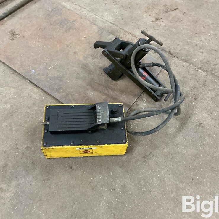 Esco Tire Bead Breaker