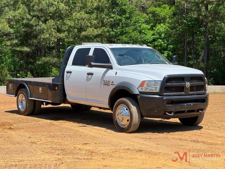2014-ram-4500-heavy-duty-flatbed-truck-image-1