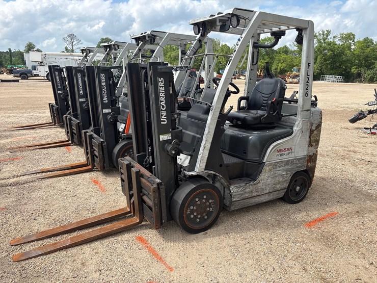 #16269-•-2015-nissan-cf50-forklift-image-1