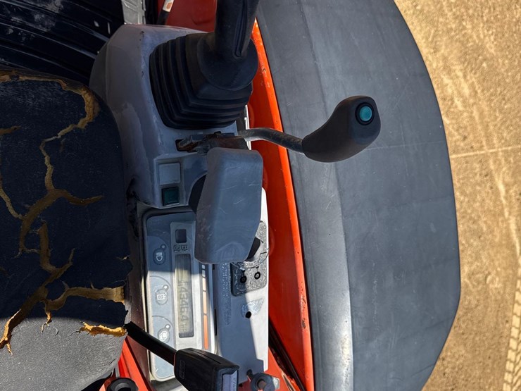 2009-kubota-u35-image-12