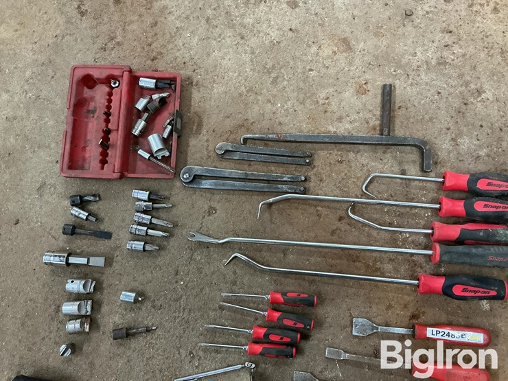 various-hand-tools-image-14