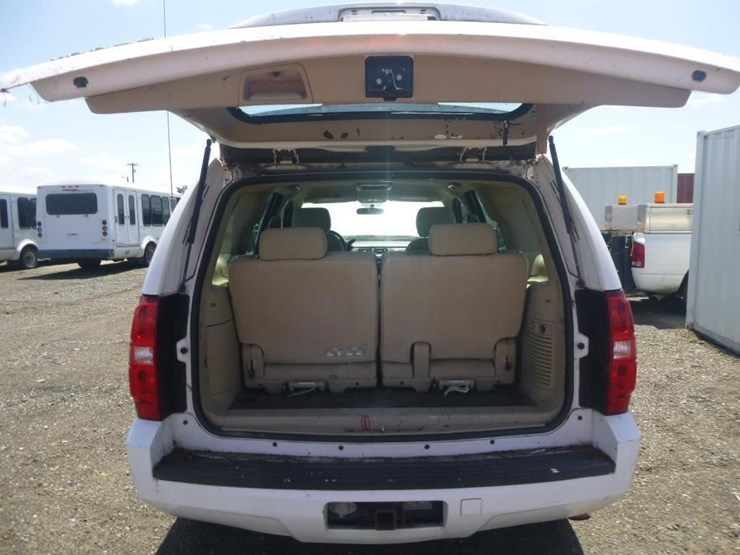 2014-chevrolet-tahoe-image-22