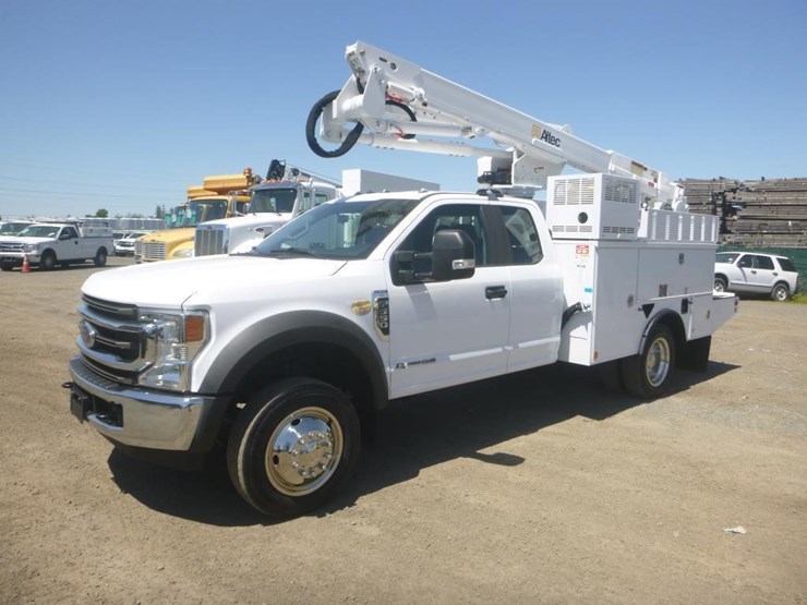 2022-ford-f550-image-1