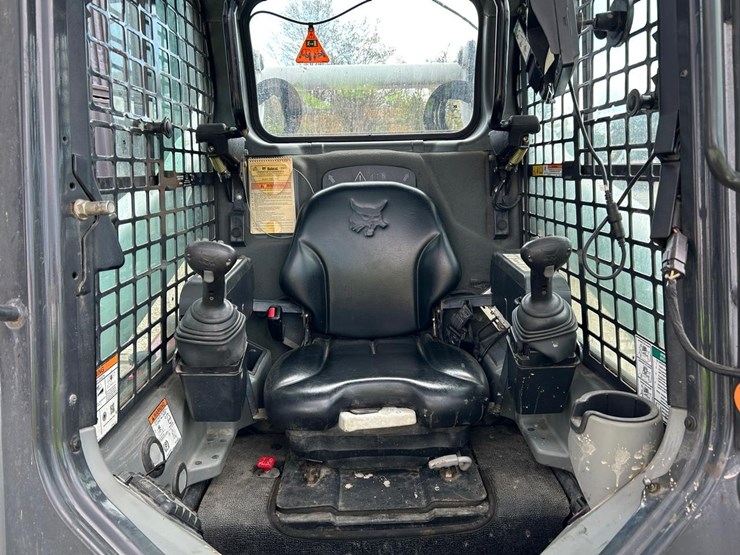 2017-bobcat-t870-image-20