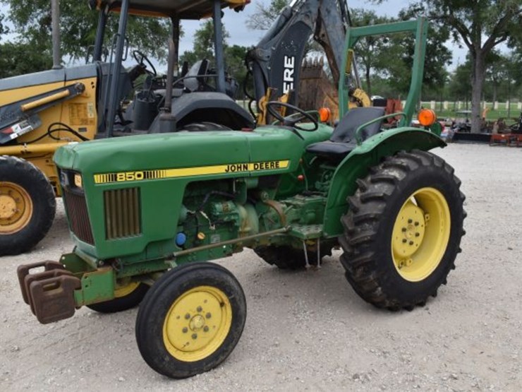 john-deere-850-image-1
