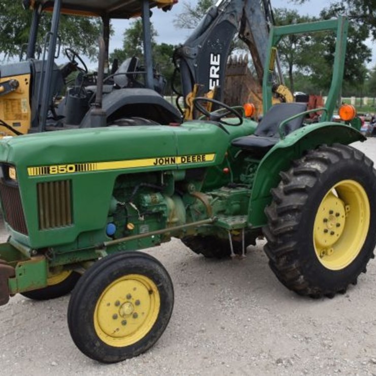 JOHN DEERE 850