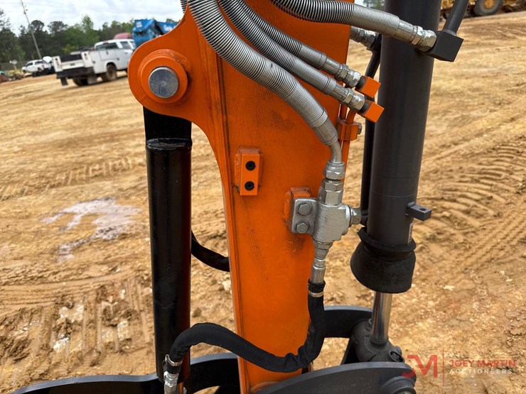 unused-2024-develon-dx-27z-mini-excavator-image-8