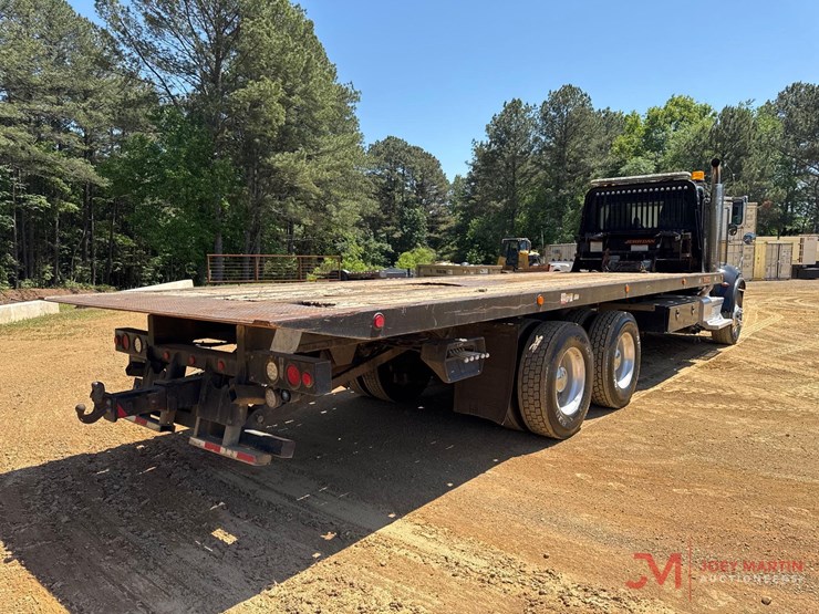 peterbilt-348-image-2