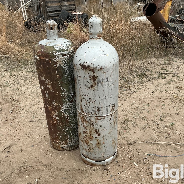 100Lb Propane Tanks