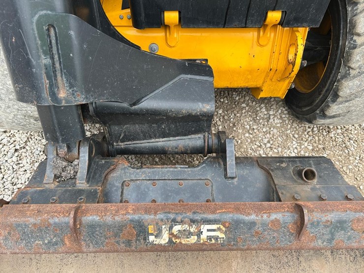 2022-jcb-270-image-10