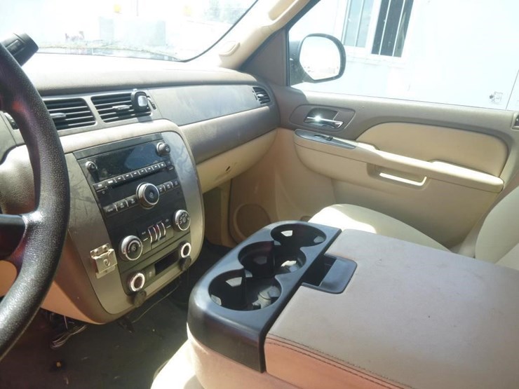 2014-chevrolet-tahoe-image-11