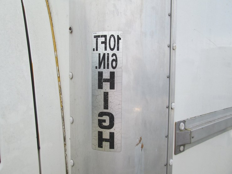 2006-gmc-3500-image-21
