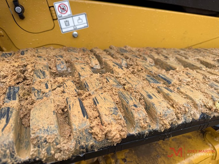 2023-caterpillar-259d3-image-12