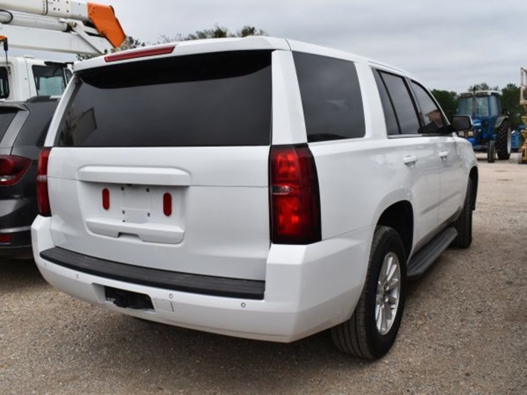 2018-chevrolet-tahoe-image-3