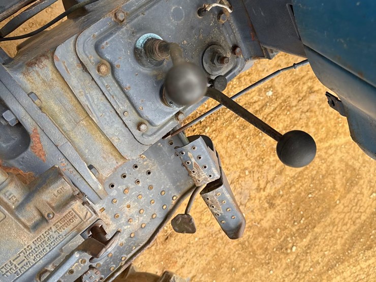 ford-3910-image-17