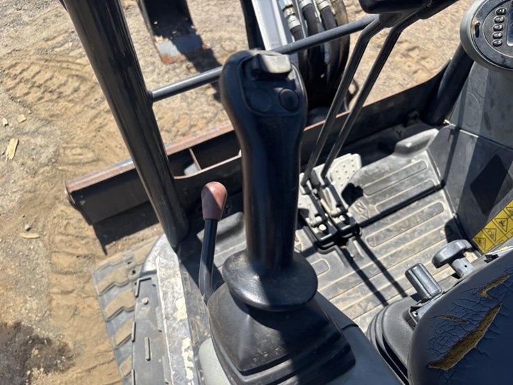 2021-bobcat-e26-image-23