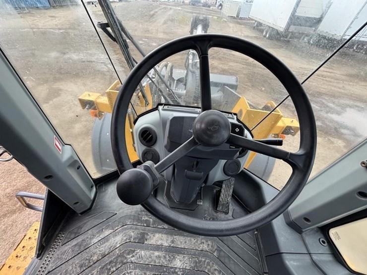 2023-john-deere-544-image-26