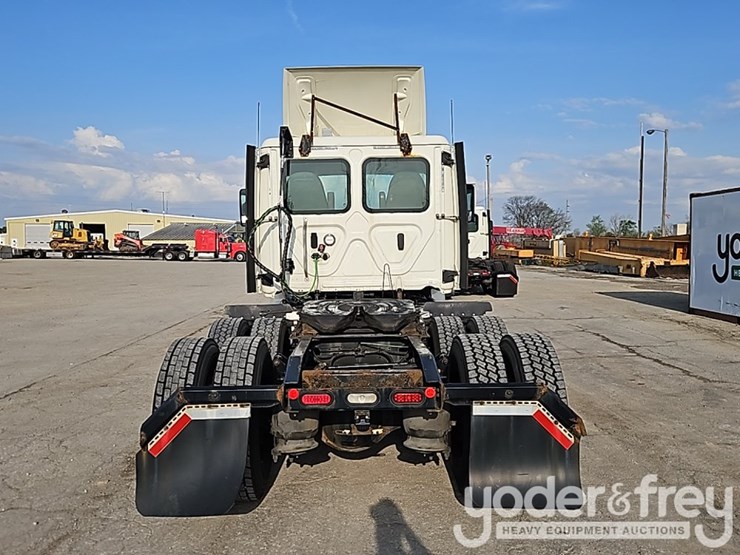 2019-freightliner-cascadia-125-image-15