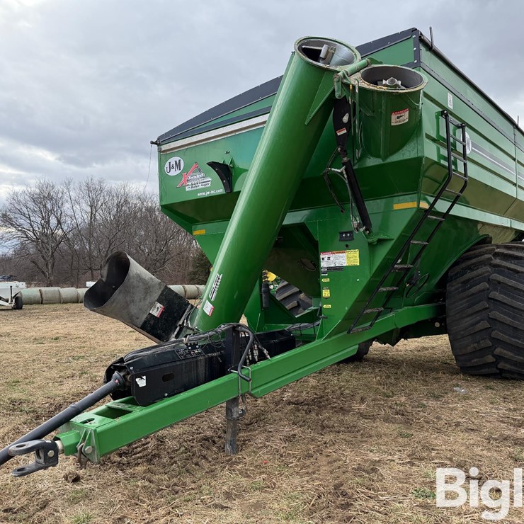 2017 J&M 1312 X-tended Grain Cart