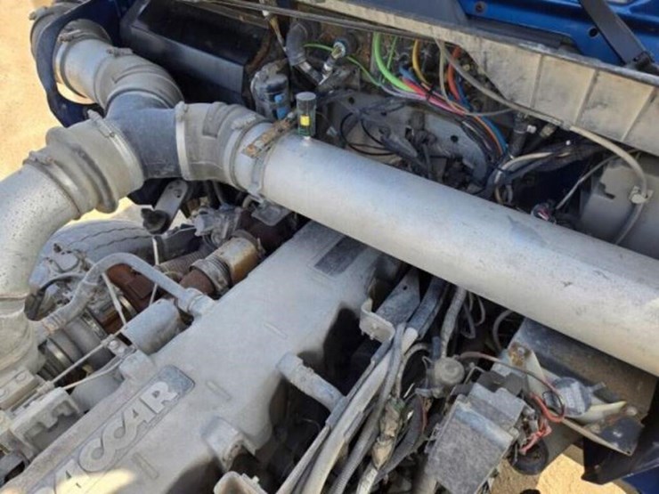 2011-kenworth-t800-image-47