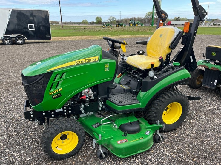 john-deere-1025r-image-4