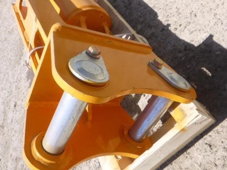caterpillar-303-image-5
